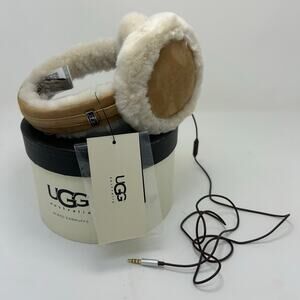 NWT UGG Wired Earmuffs with Headphones – Chestnut – Sheepskin